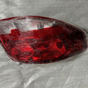 CALAVERA TRASERA IZQUIERDA CHEVROLET AVEO 2018-2023  22030136