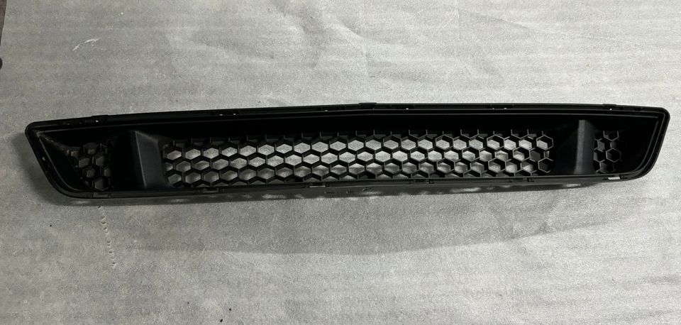 REJILLA INFERIOR FORD MUSTANG GT 2015-2017 3370487368 - Imagen 2