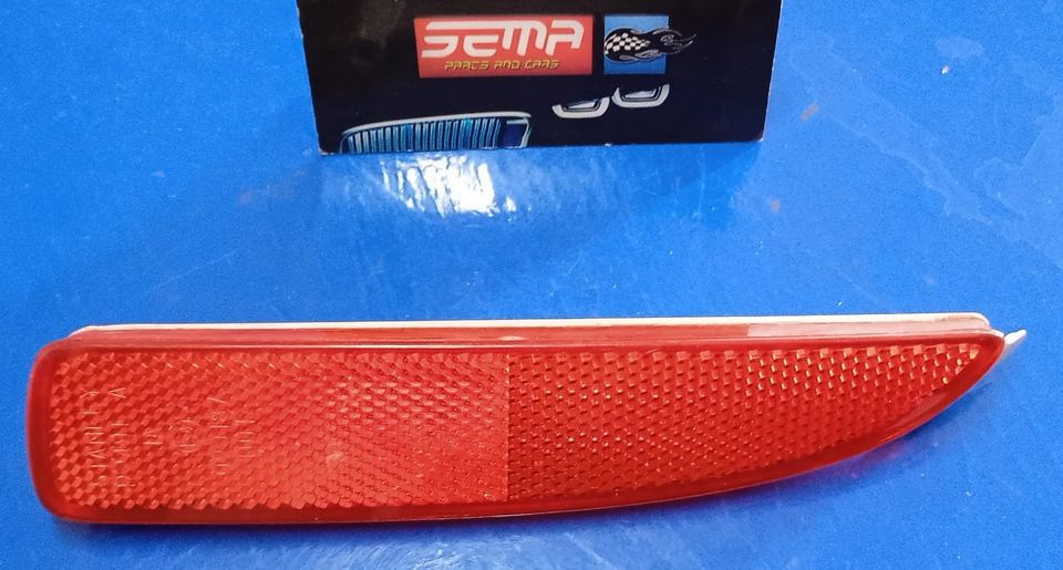 REFLECTOR DE LUZ TRASERA IZQUIERDA MAZDA 3 2004-2009 P3945 A