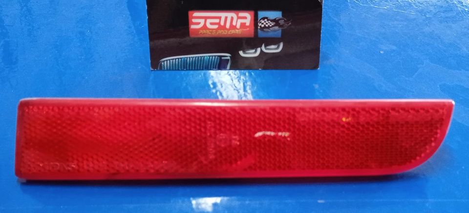 REFLECTOR DE LUZ TRASERA IZQUIERDA DODGE ATTITUDE 2015-2019 8355A081