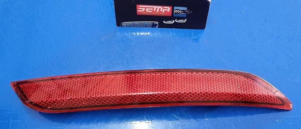 REFLECTOR DE LUZ TRASERA DERECHA VOLKSWAGEN POLO 2015-2019 6RG.945.106
