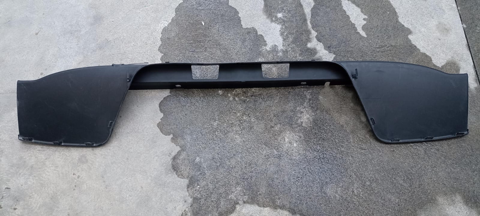 SPOILER DEFENZA TRASERA VOLKSWAGEN AMAROK 2010-2022 ORIGINAL 2H7-807-943-C - Imagen 2