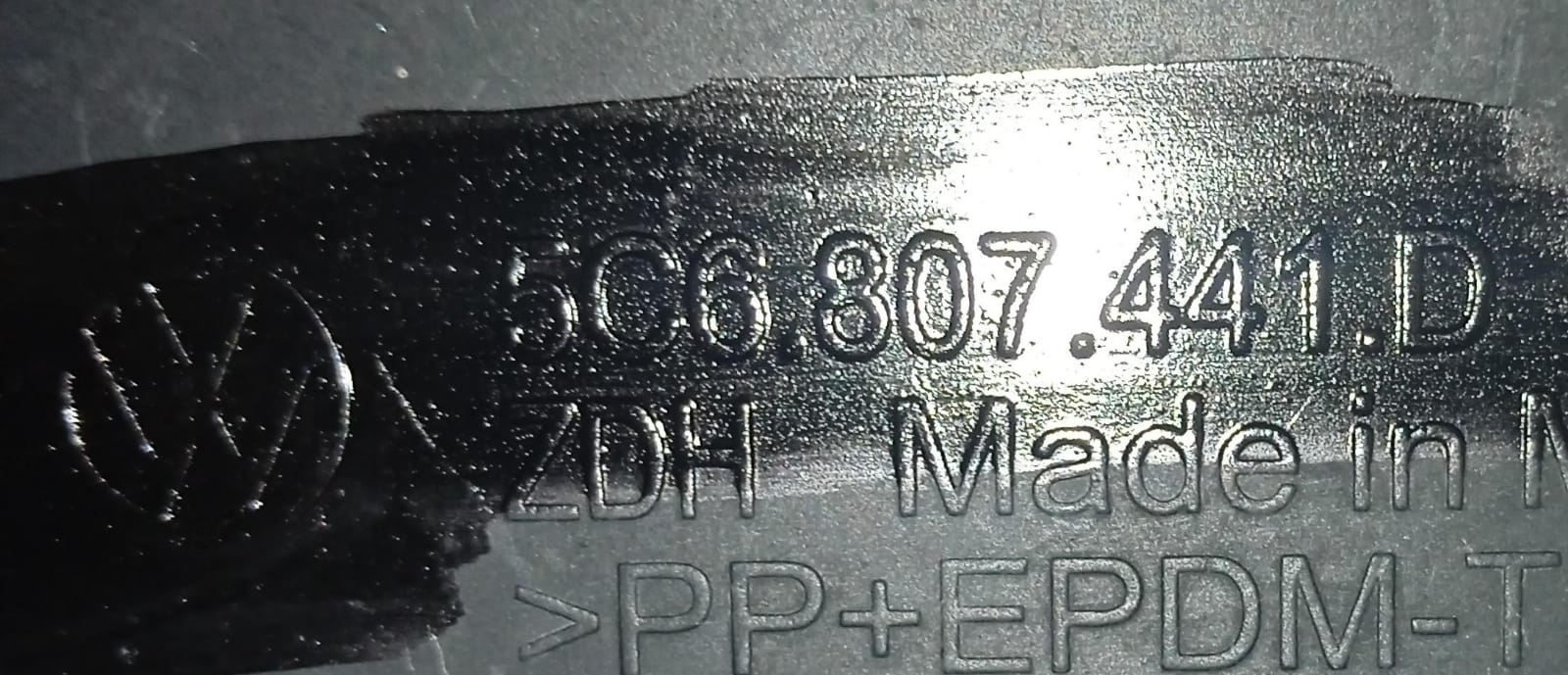 Tapa tirón RR(Trasera) VW Jetta 2015-2018 5C6.807.441.D - Imagen 4