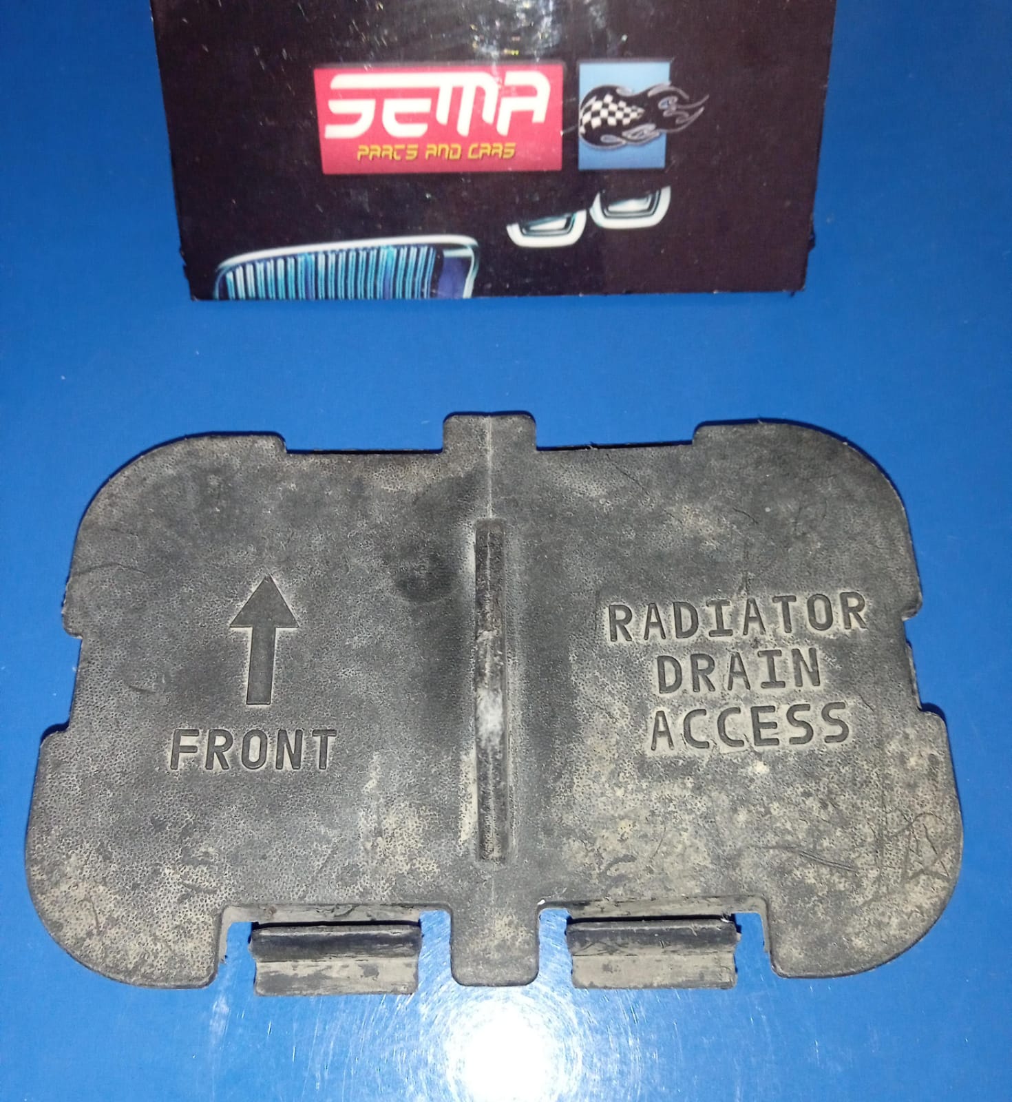 Tapa de acceso al drenaje del radiador Honda Ridgeline 2009-2014 74112-SJC-A000.K - Imagen 3