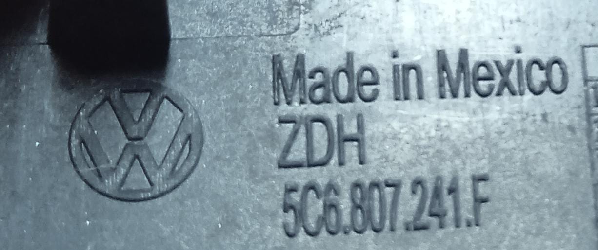 Tapa tirón FR(Delantera) VW Jetta 2015-2018 5C6.807.241.F - Imagen 4