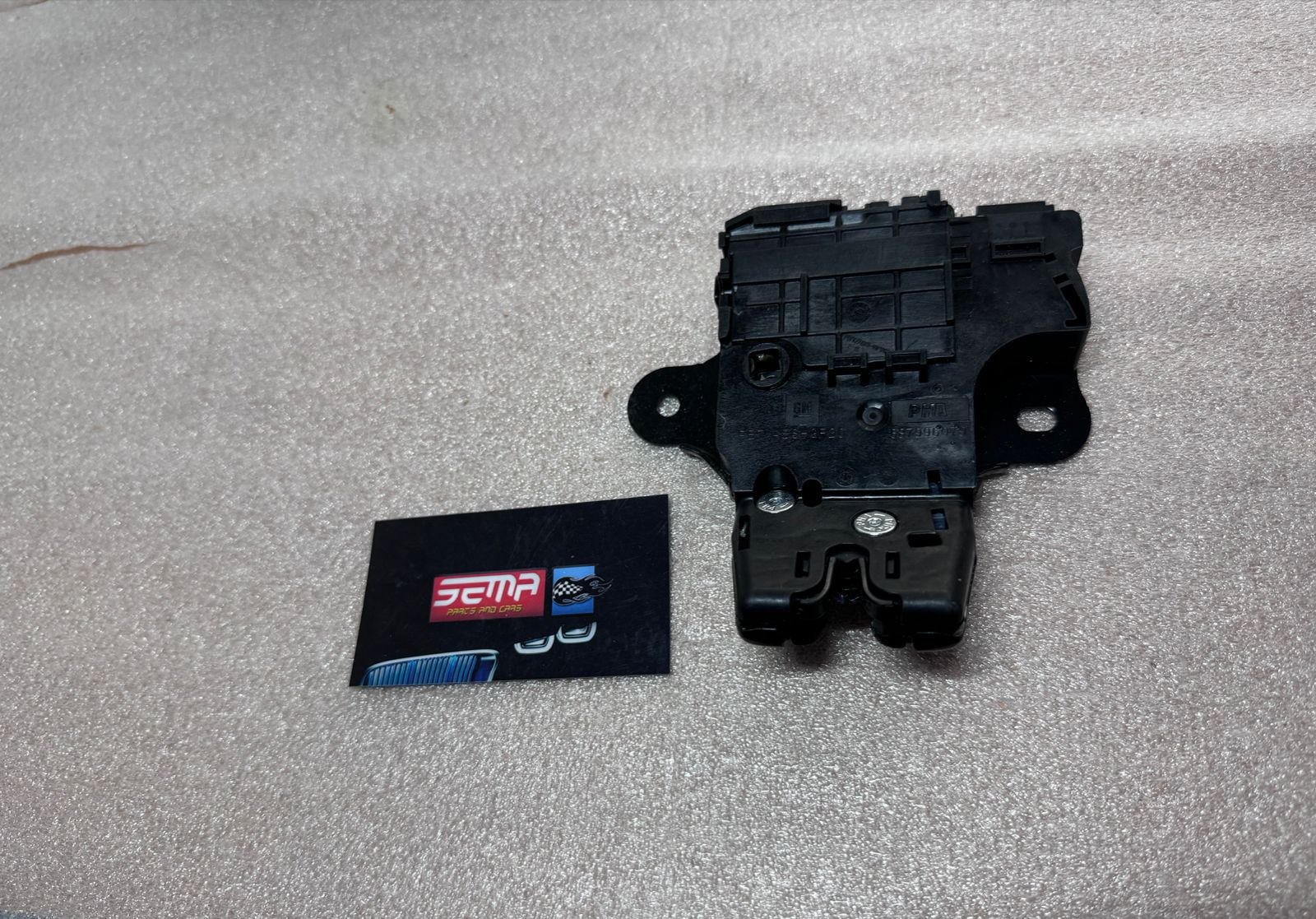 CERRADURA DE CAJUELA TRASERA CHEVROLET SONIC 2018-2020 687996079