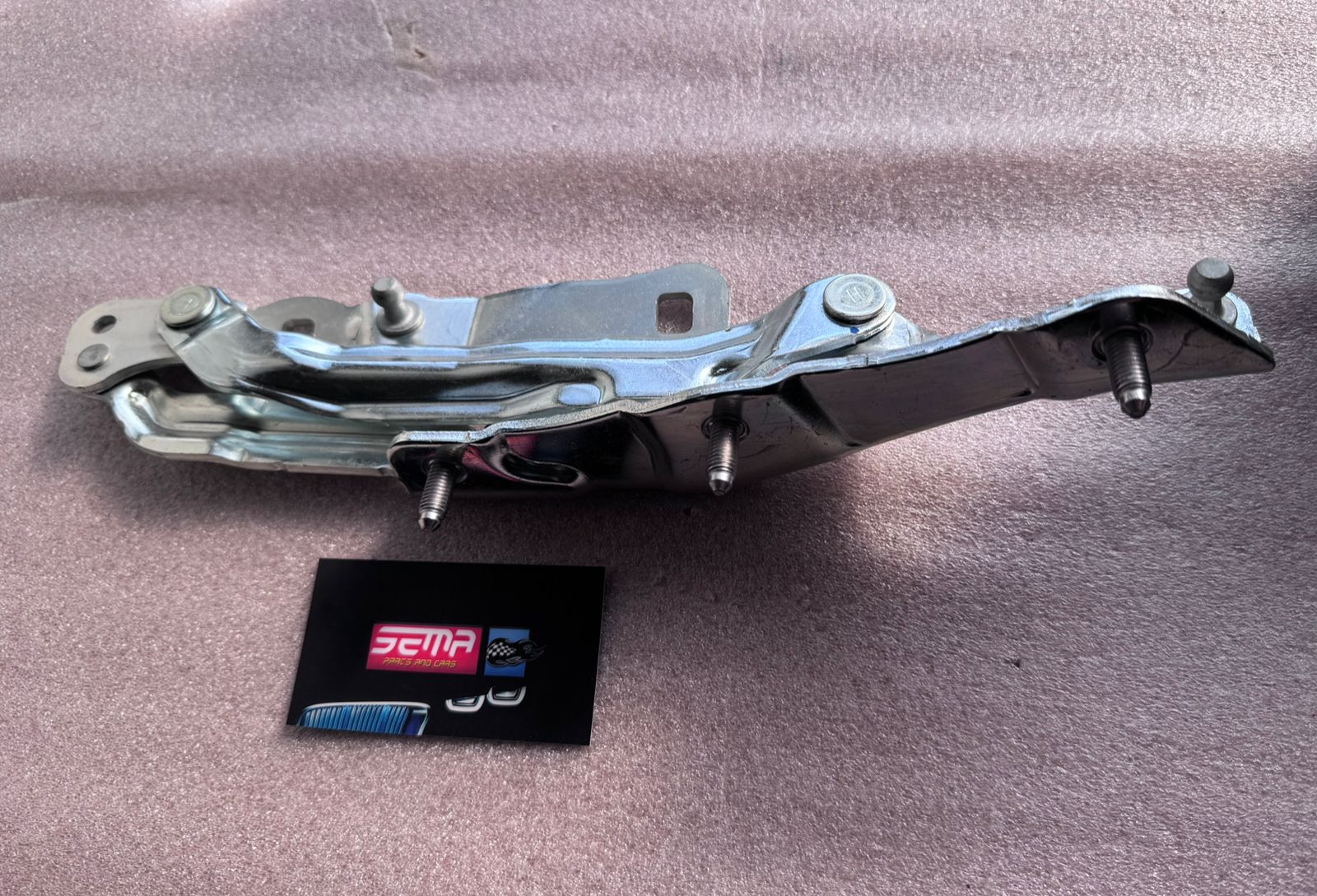 BISAGRA DE COFRE DERECHO TESLA MODEL 3 2018-2022 1667398-00-B - Imagen 2