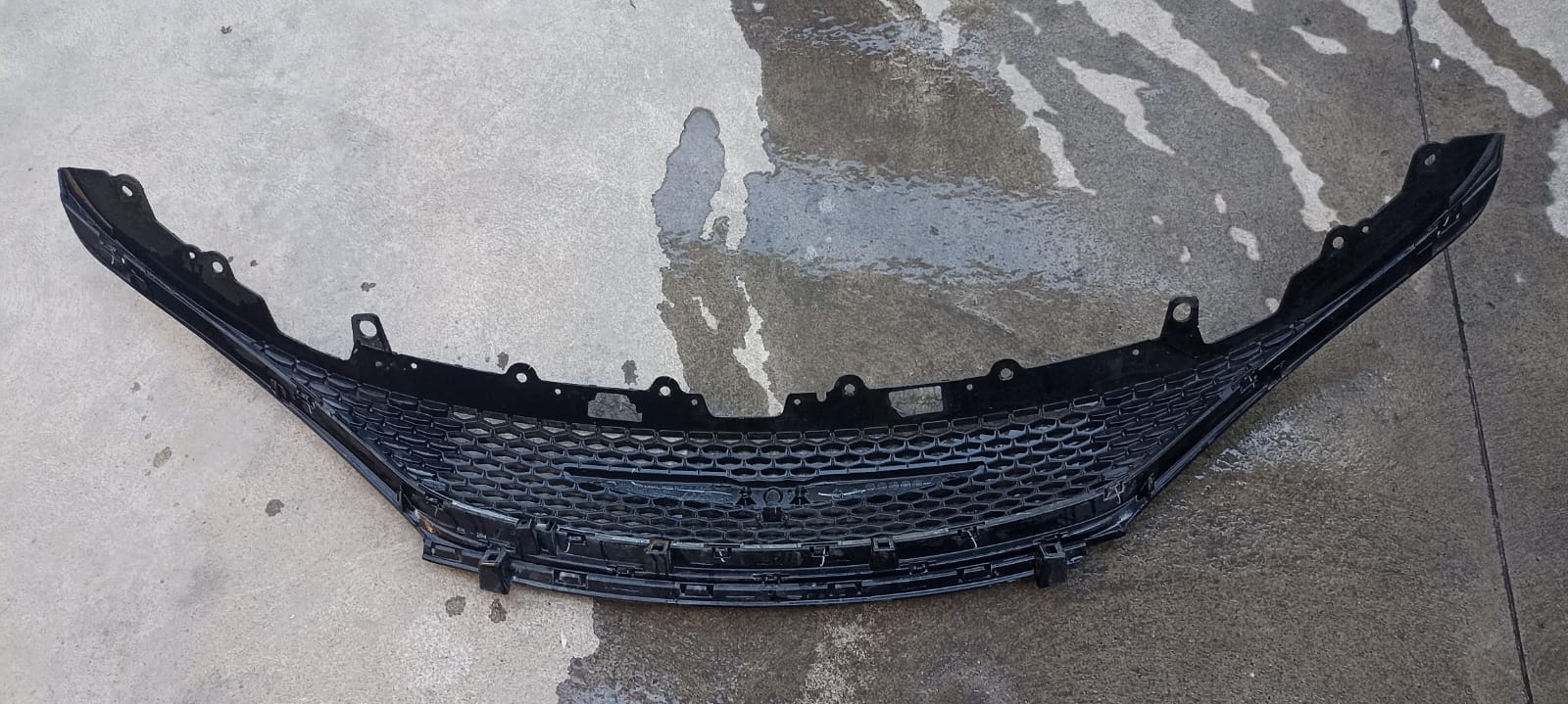 REJILLA CENTRAL CHRYSLER PACIFICA 2017-2020 ORIGINAL CON DETALLE 68243485AB - Imagen 2