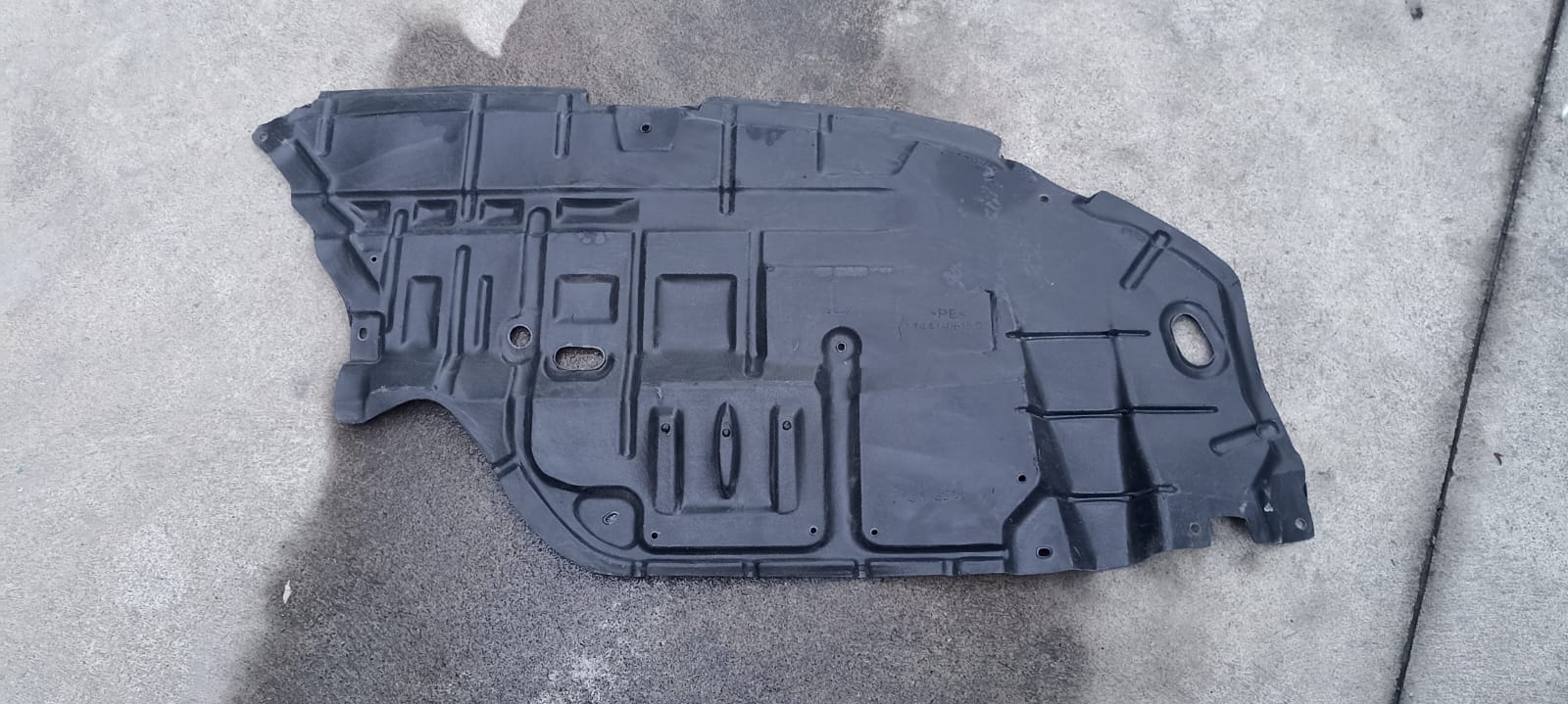 TOLVA INFERIOR IZQUIERDA MOTOR TOYOTA CAMRY 2012-2014 TAIWAN 51441-06150 - Imagen 2