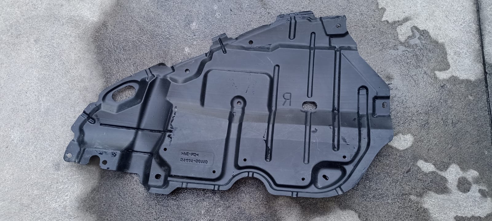 TOLVA INFERIOR DERECHA MOTOR TOYOTA CAMRY 2007-2009 ORIGINAL 51441-06110 - Imagen 2
