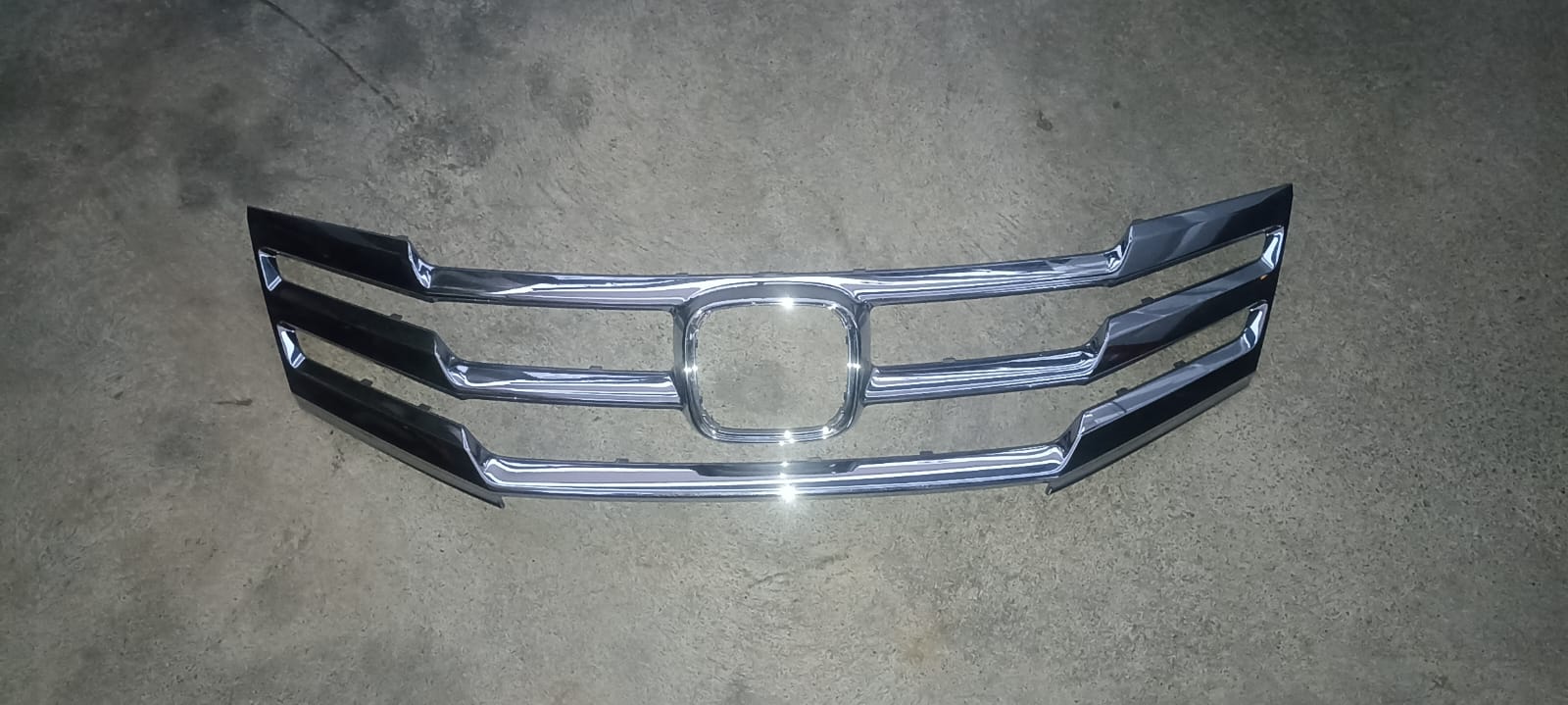 CROMO PARRILLA DELANTERA CROMADA HONDA CITY 2009-2013 ORIGINAL 7112-2TM4-H1M1