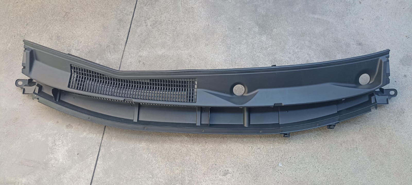 REJILLA INFERIOR DE PARABRISAS TOYOTA YARIS 2018-2021 ORIGINAL 55708-0D280