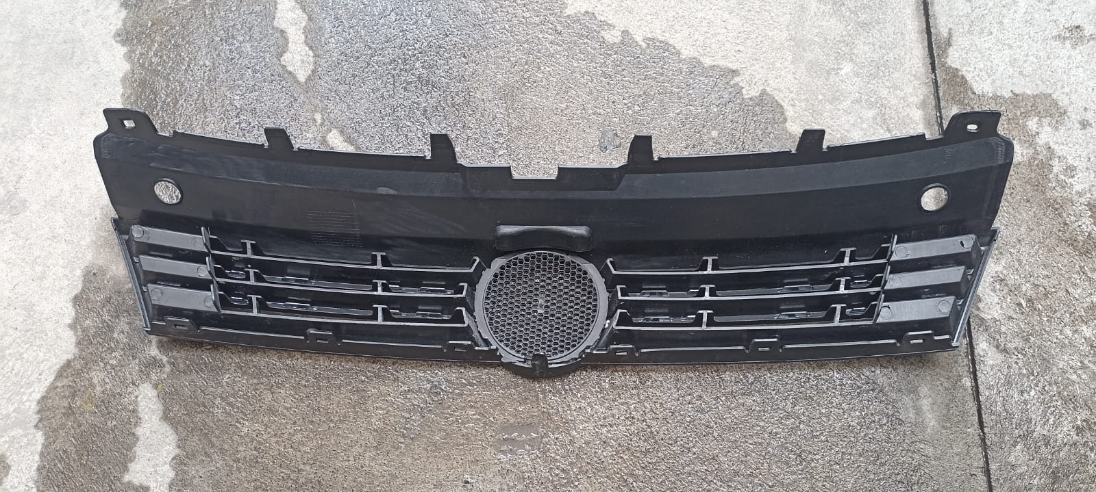 PARRILLA VOLKSWAGEN VENTO 2014-2015 ORIGINAL 6RU-853-653 - Imagen 2