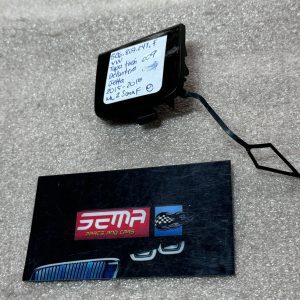 TAPA TIRON DELANTERA VOLKSWAGEN JETTA 2015-2018 5C6-807-241F