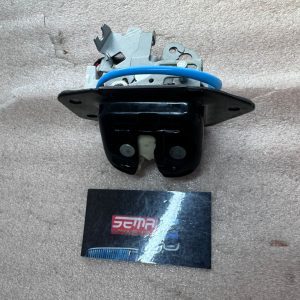 CHAPA DE CAJUELA TRASERA NISSAN MARCH 2016-2019 905021HM1A