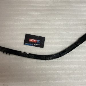 MOLDURA DE PARRILLA IZQUIERDA  MAZDA3 2017-2018