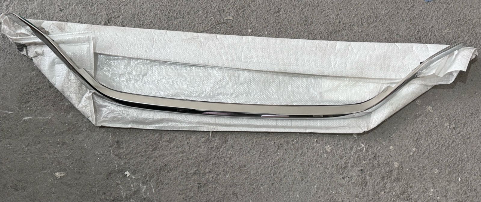 PARRILLA MOLDURA CROMADA HONDA CR-V 2015-2016 HD07200MA