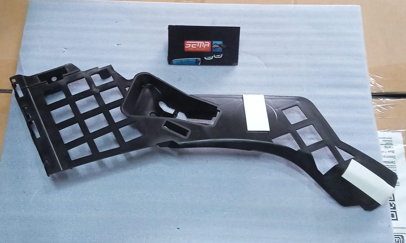 SOPORTE GUIA LATERAL IZQUIERDO MERCEDES BENZ CLA 250 2017-2019 1178856300