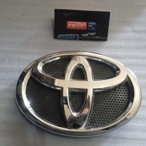 EMBLEMA PARRILLA TOYOTA HILUX 2016-2021 753100K010