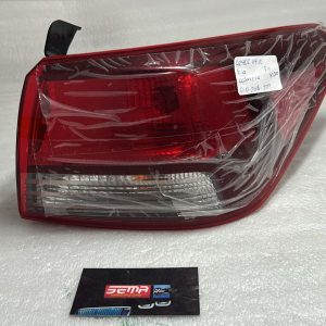 Calavera Derecha Kia Rio 2018-2019 92404H9110