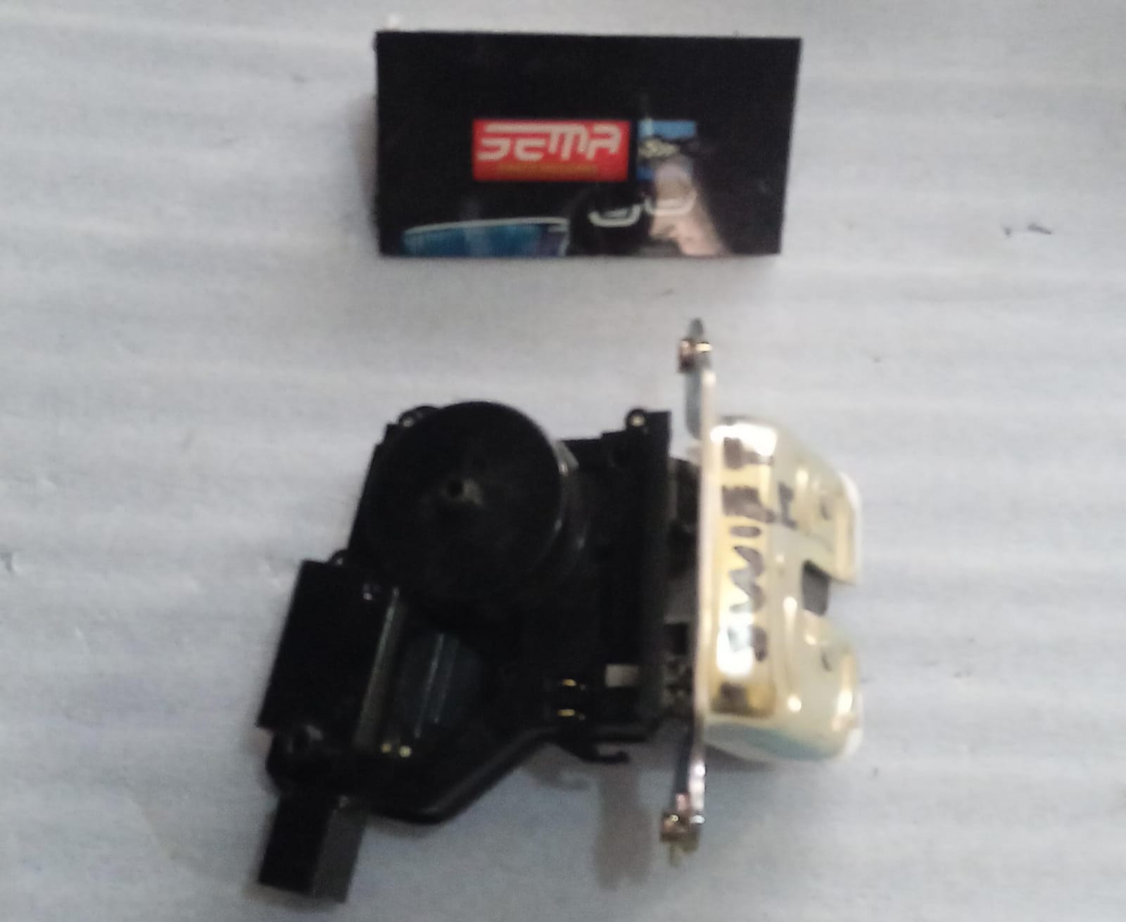 CHAPA CAJUELA SUZUKI SWIFT 2018-2025 97121500 - Imagen 3