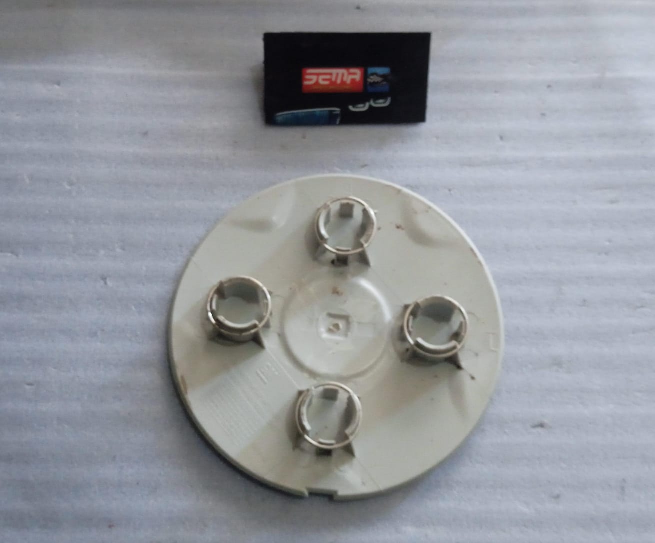 TAPON CENTRO DE RIN CEHVROLET SPARK 2018-2022 94579127 - Imagen 2