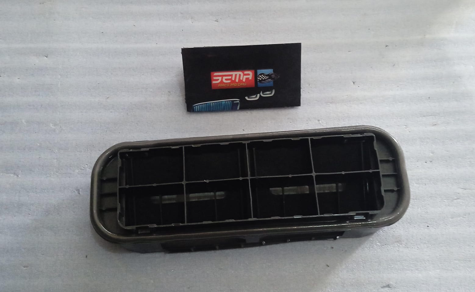 REJILLA COSTADO TRASERA NISSAN MARCH 2018 76804-1HM1A - Imagen 2