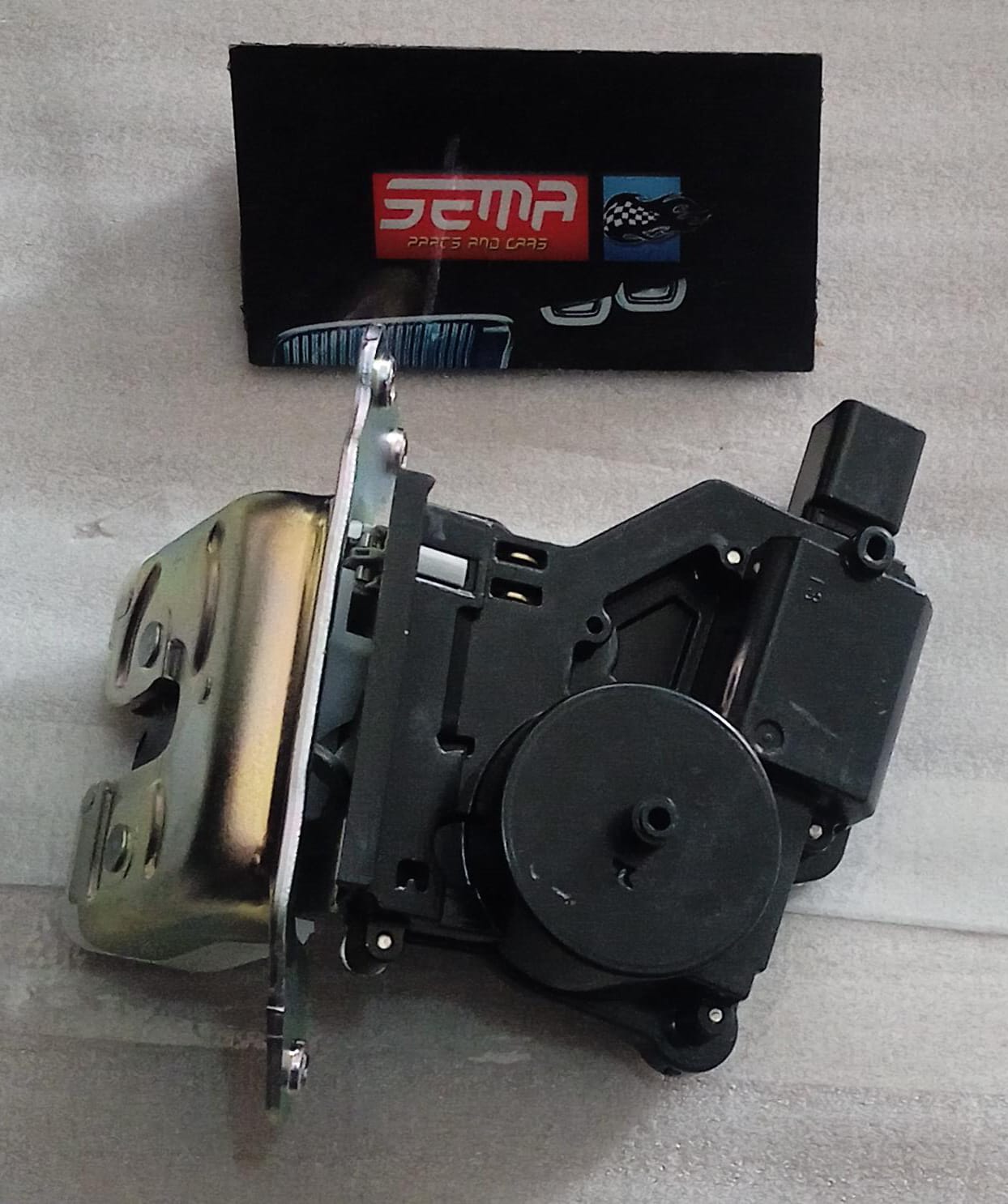 CHAPA CAJUELA SUZUKI SWIFT 2018-2023 82510-52R22