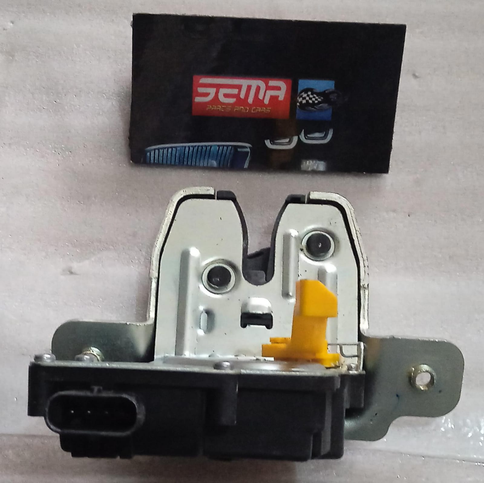 CHAPA QUNTA PUERTA HYUNDAI CRETA 2021-2024 81800-BV010 - Imagen 2