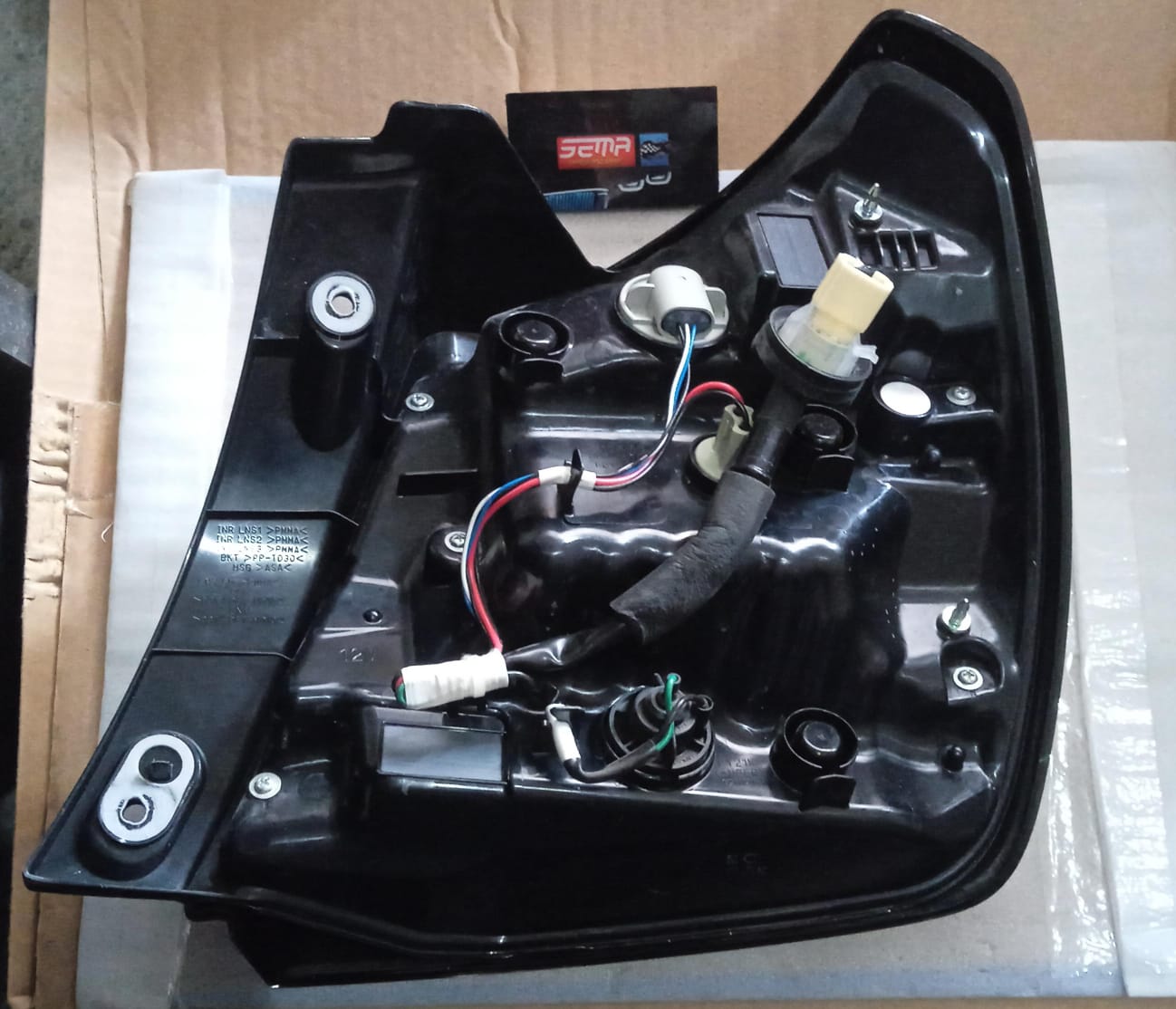 CALAVERA TRASERA IZQUIERDA SUZUKI SWIFT 2025-2026 1544BR00 - Imagen 2