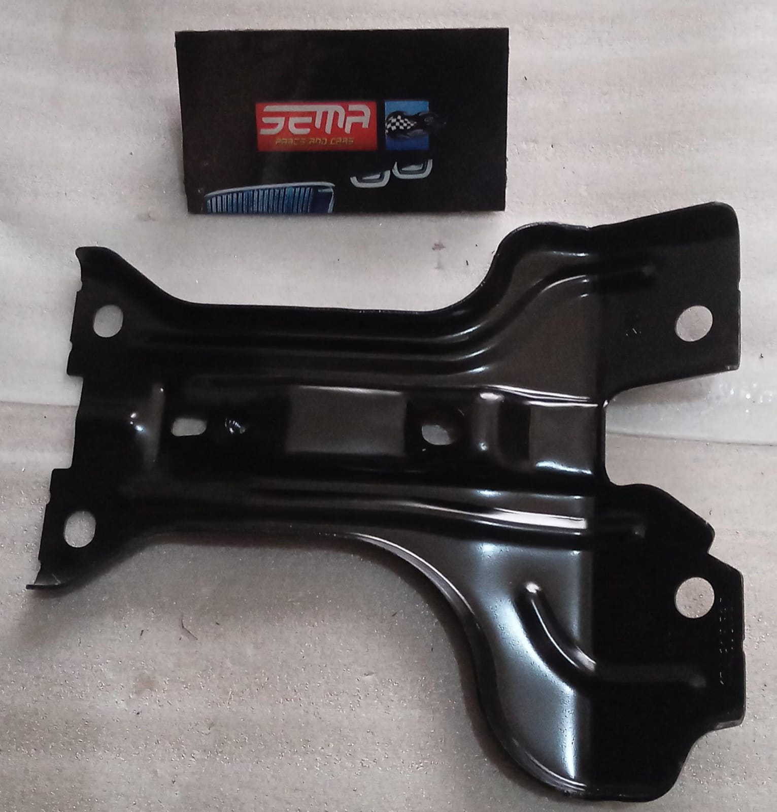 BASE CHAPA DE COFRE JETTA VOLKSWAGEN 2019 17A-805-567 - Imagen 2