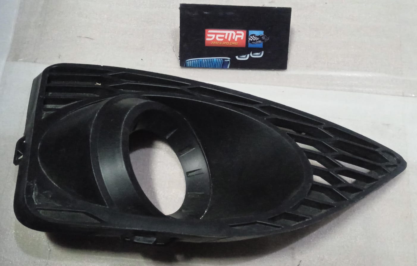 REJILLA PARA FARO DELANTERO DERECHO FORD FUSION 2010-2012 526987644