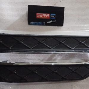 REJILLA CON BISEL CROMO DELANTERA IZQUIERDA MERCEDES BENZ CLASE C 2012-2014 A204-880-3224