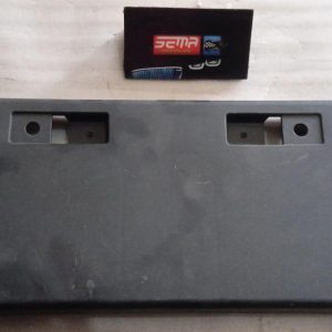 PORTAPLACA DELANTERA NISSAN VERSA 2015-2020 110681139