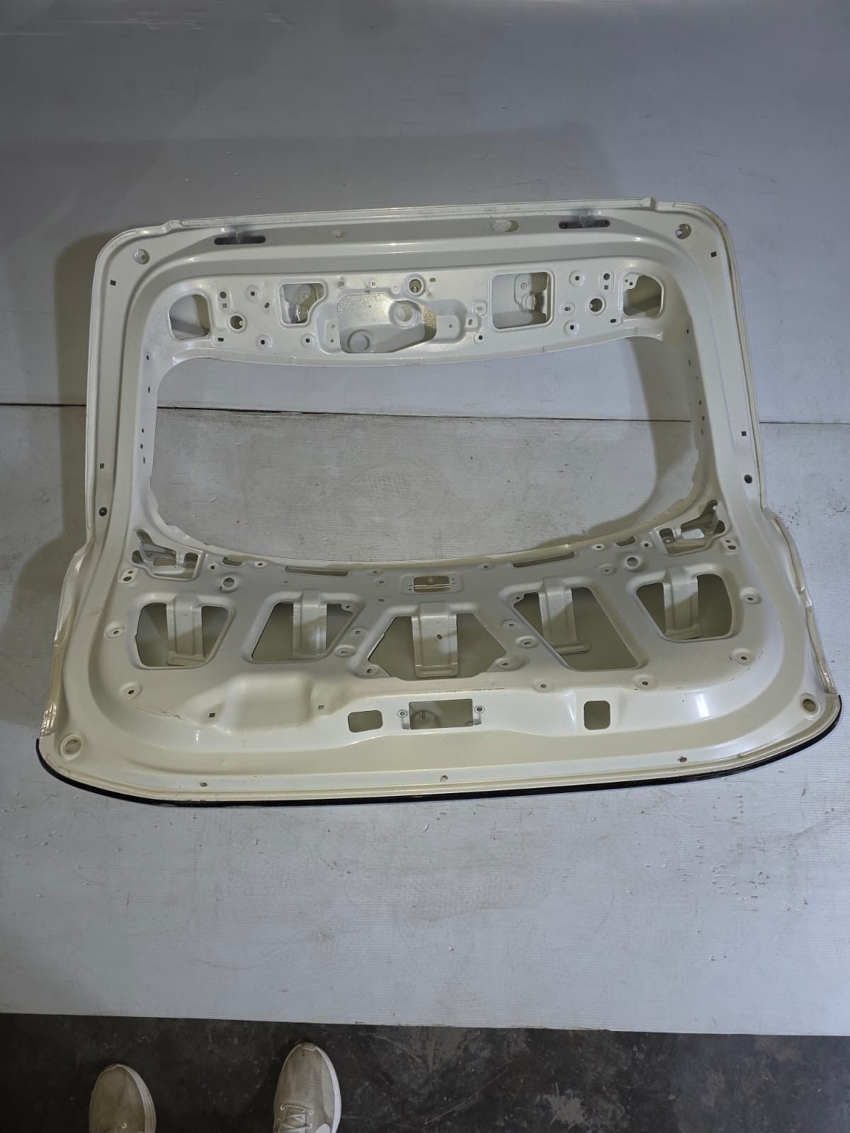 TAPA CAJUELA KIA SPORTAGE 2023-2025 963147852 - Imagen 2