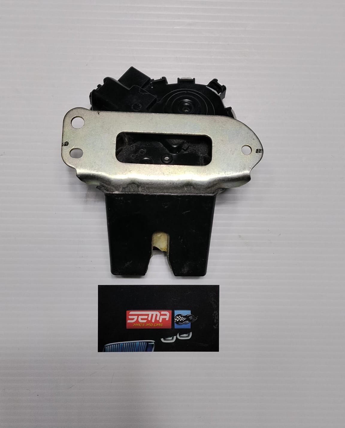 CHAPA CAJUELA SUZUKI BALENO HATCH 2016-2025 82510M68P01 - Imagen 3
