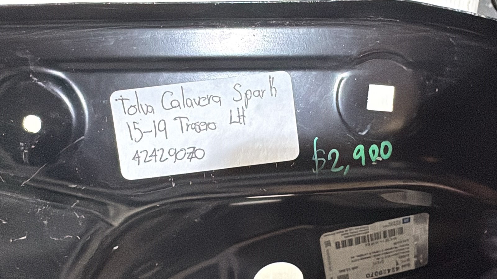 TOLVA CALAVERA TRASERA IZQUIERDO CHEVROLET SPARK 2015-2019 42429070