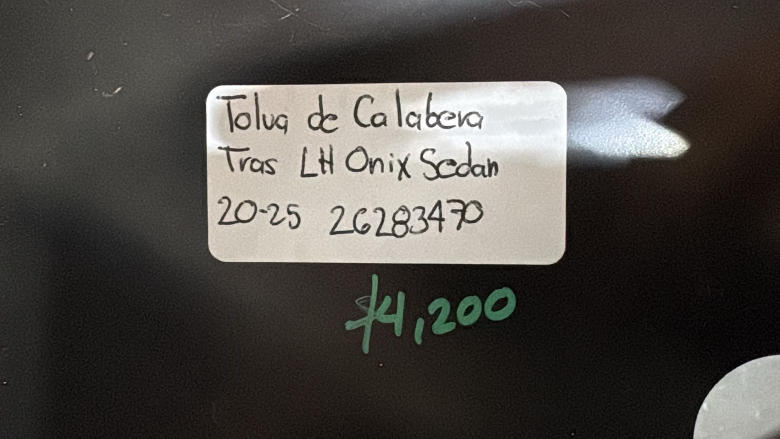 TOLVA CALAVERA TRASERA IZQUIERDO CHEVROLET ONIX 2020-2025 26283470 - Imagen 2