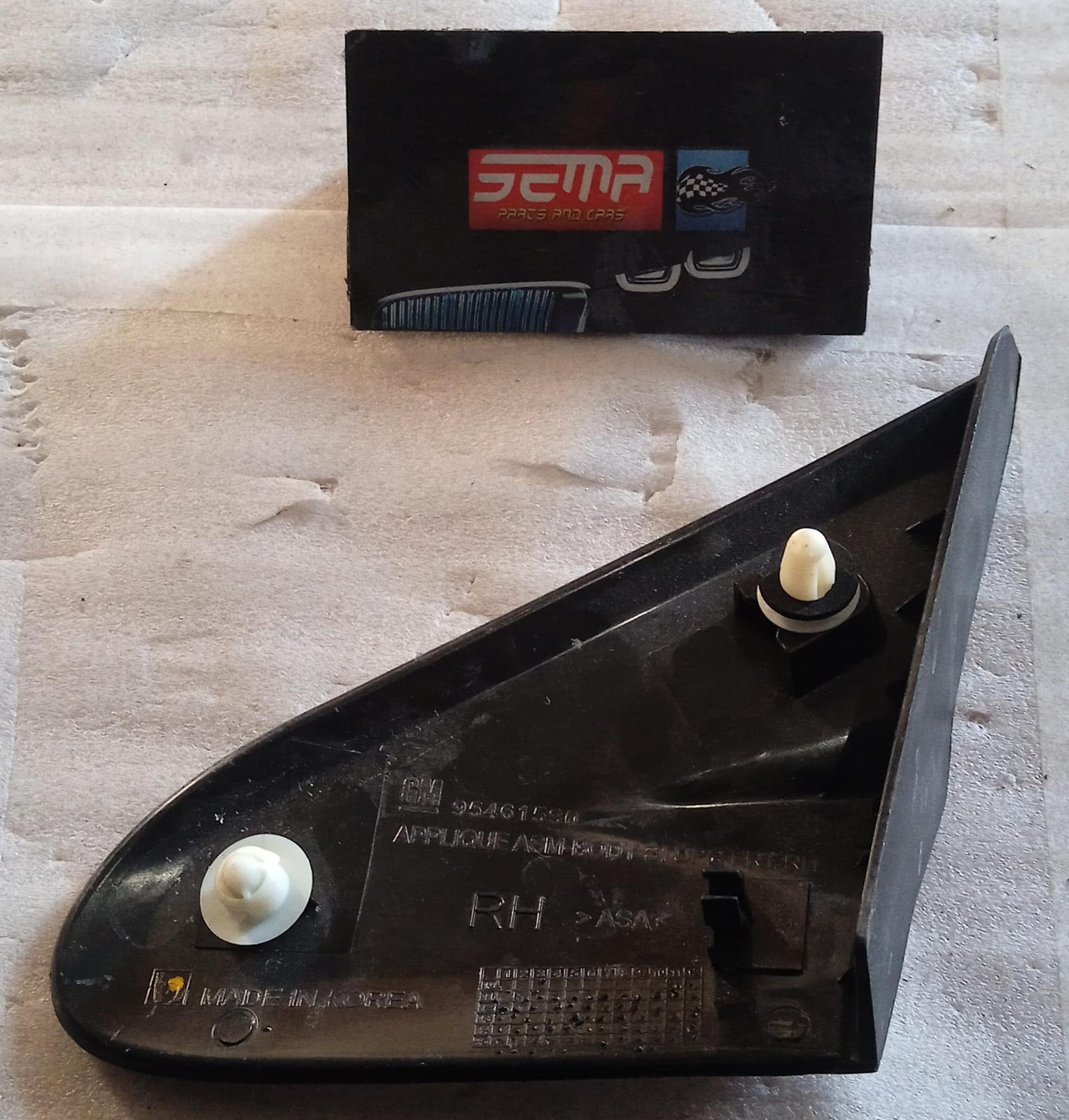 MOLDURA DE SALPICADERA DERECHA CHEVROLET SONIC 2012-2020 95461590