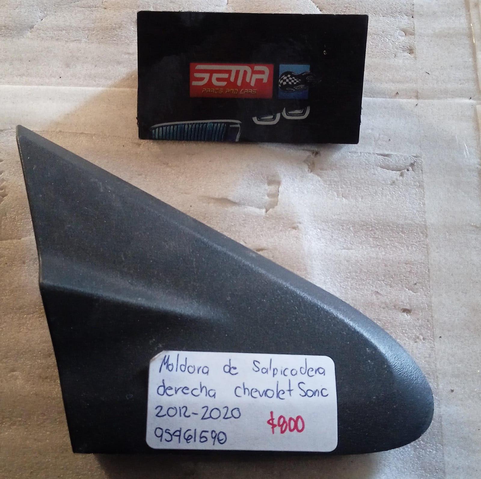 MOLDURA DE SALPICADERA DERECHA CHEVROLET SONIC 2012-2020 95461590 - Imagen 2