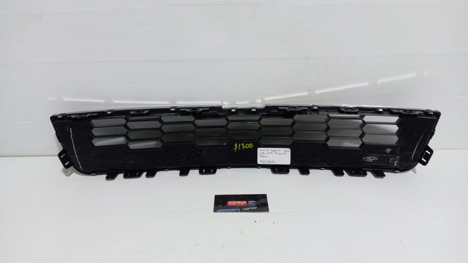PARRILLA SUPERIOR CHEVROLET SONIC 2012-2019 95215845 - Imagen 3